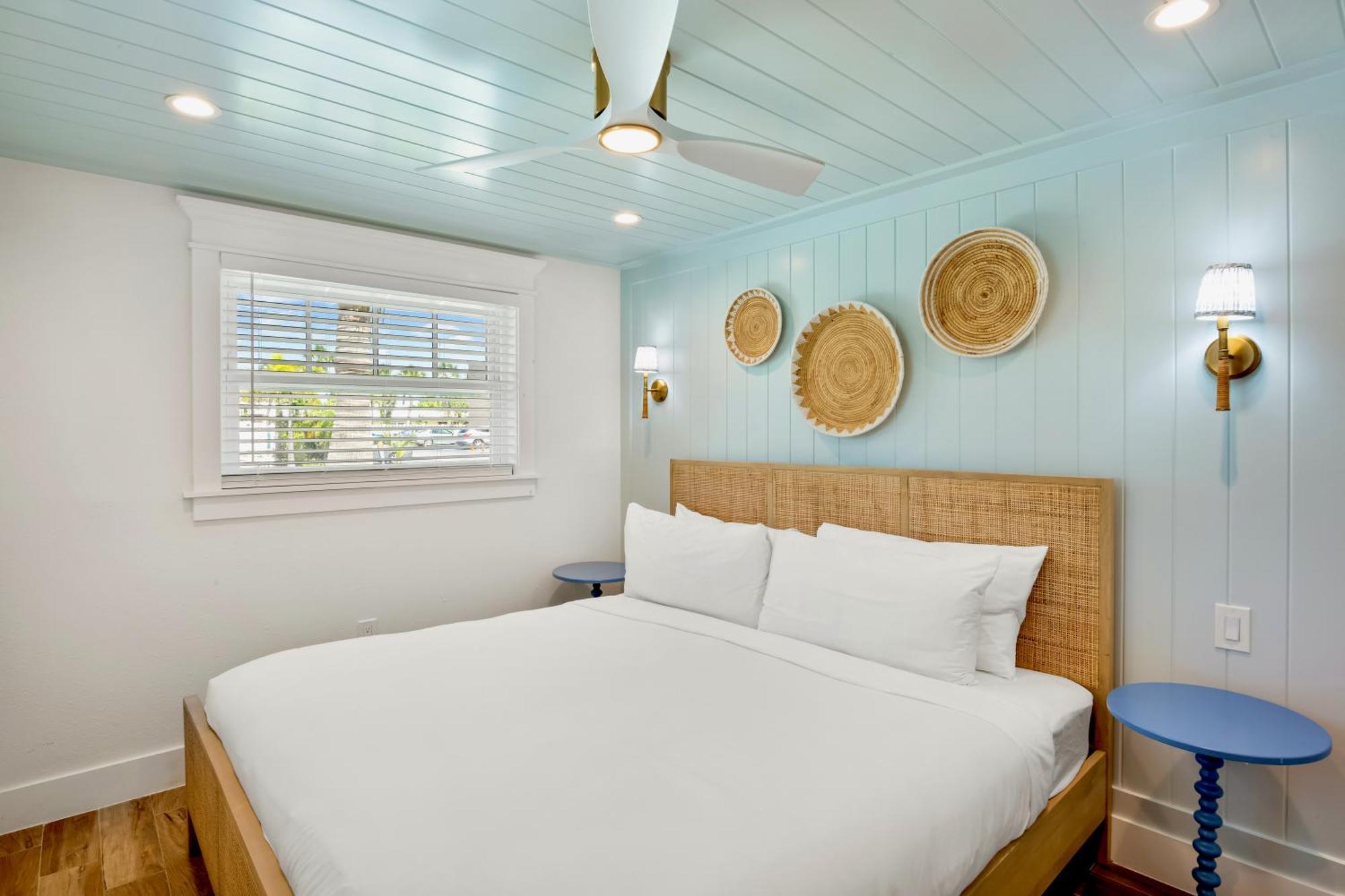 Tropical Breeze Resort Bee Ridge Exterior foto