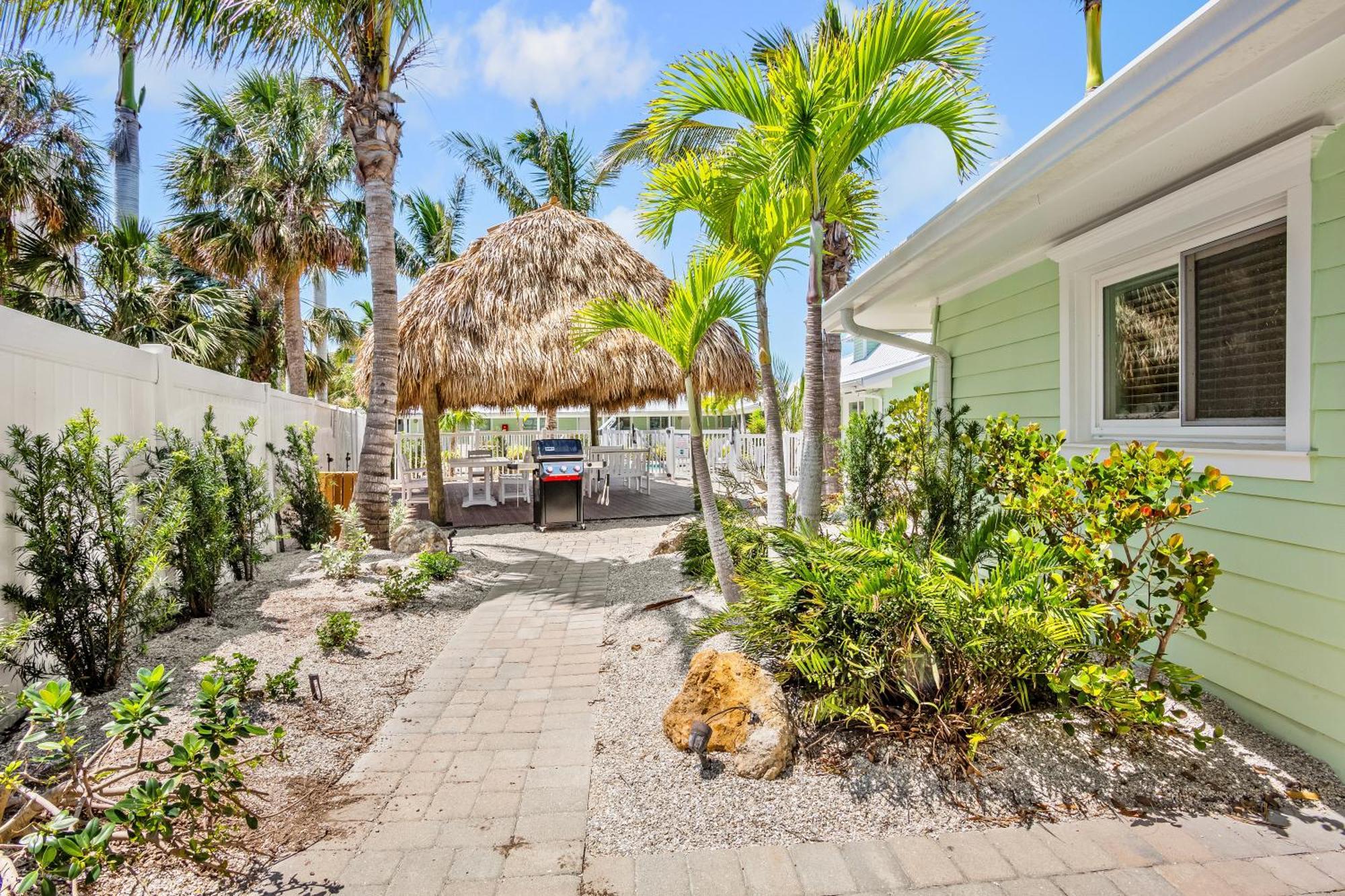 Tropical Breeze Resort Bee Ridge Exterior foto