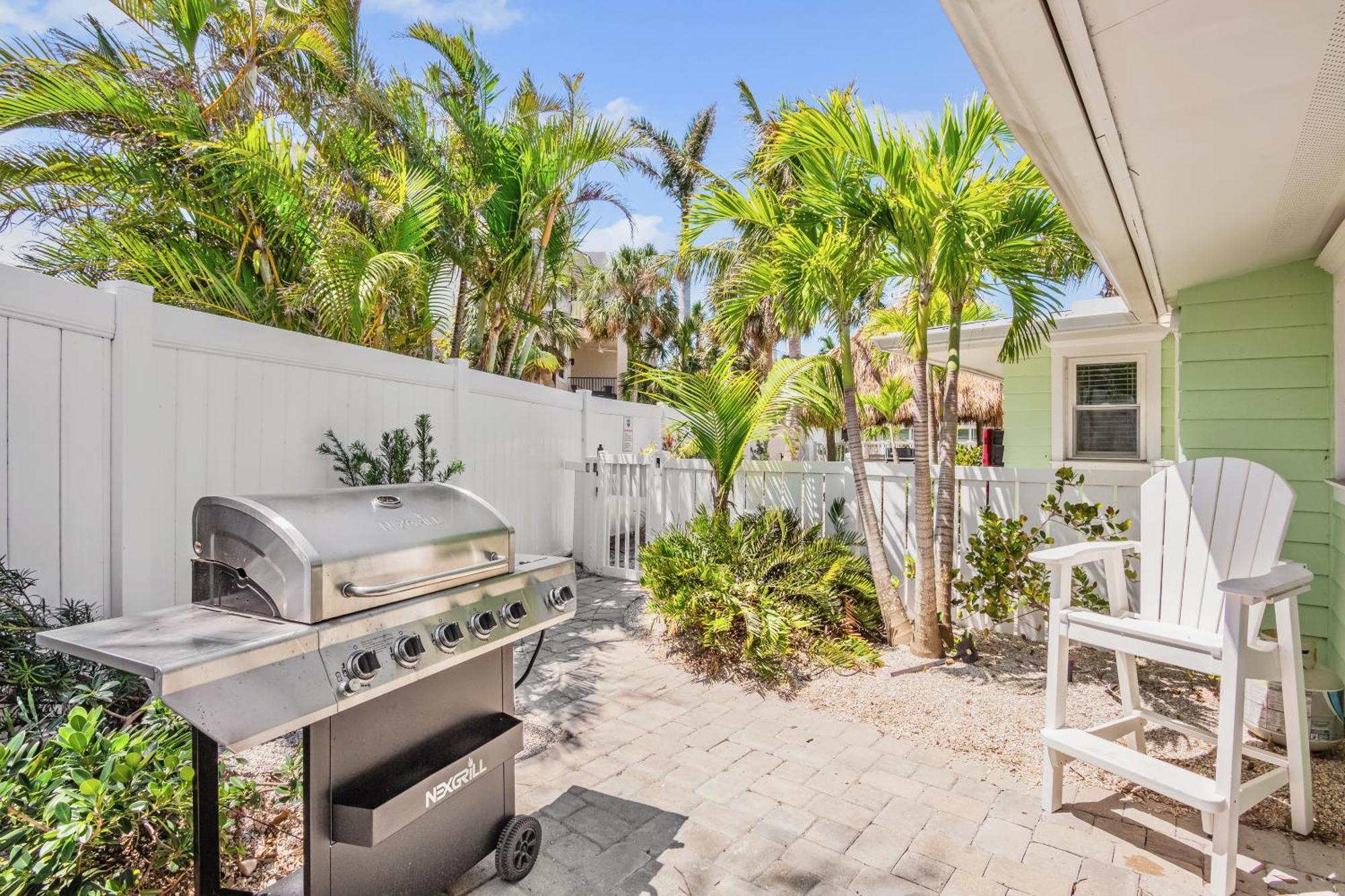 Tropical Breeze Resort Bee Ridge Exterior foto