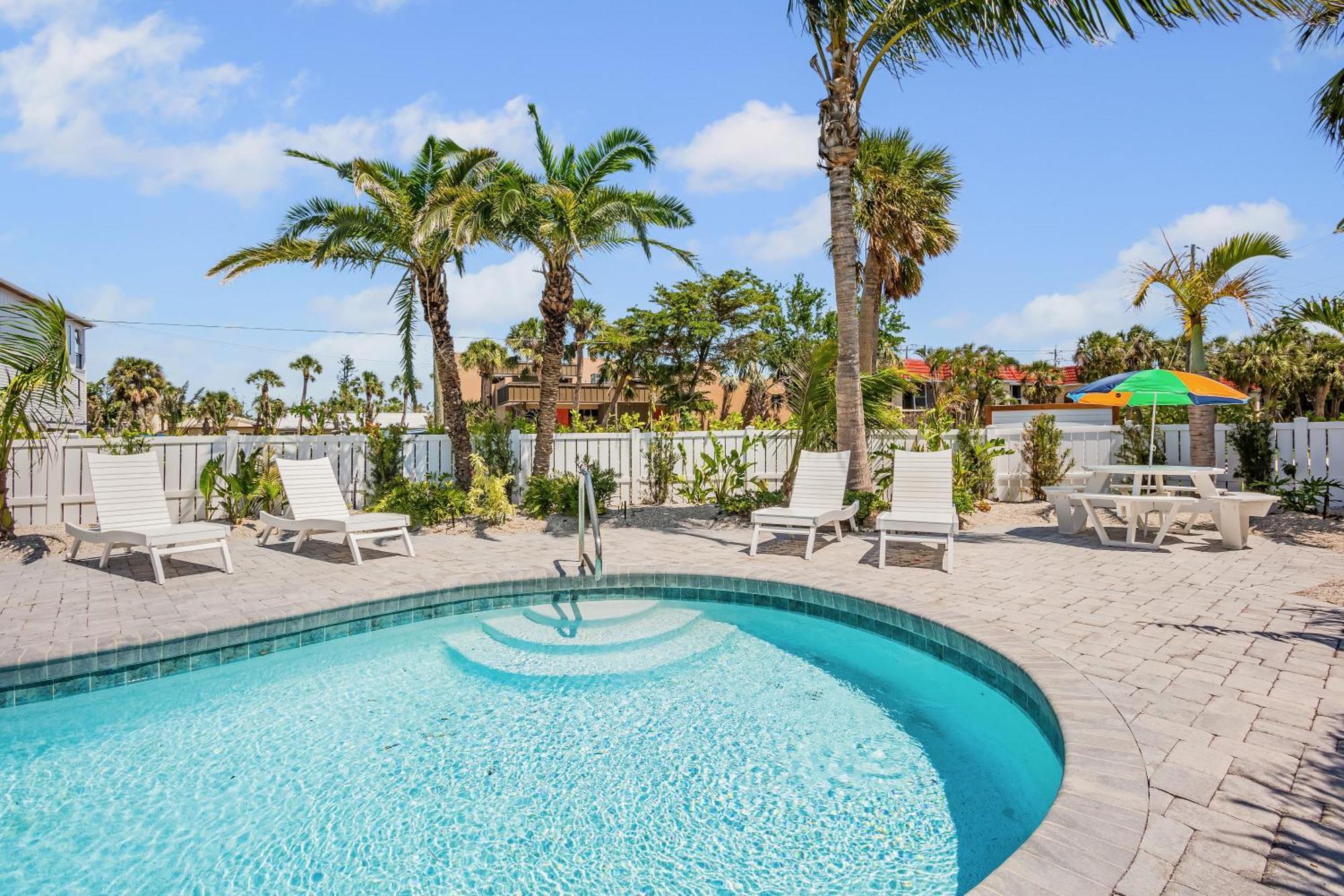 Tropical Breeze Resort Bee Ridge Exterior foto