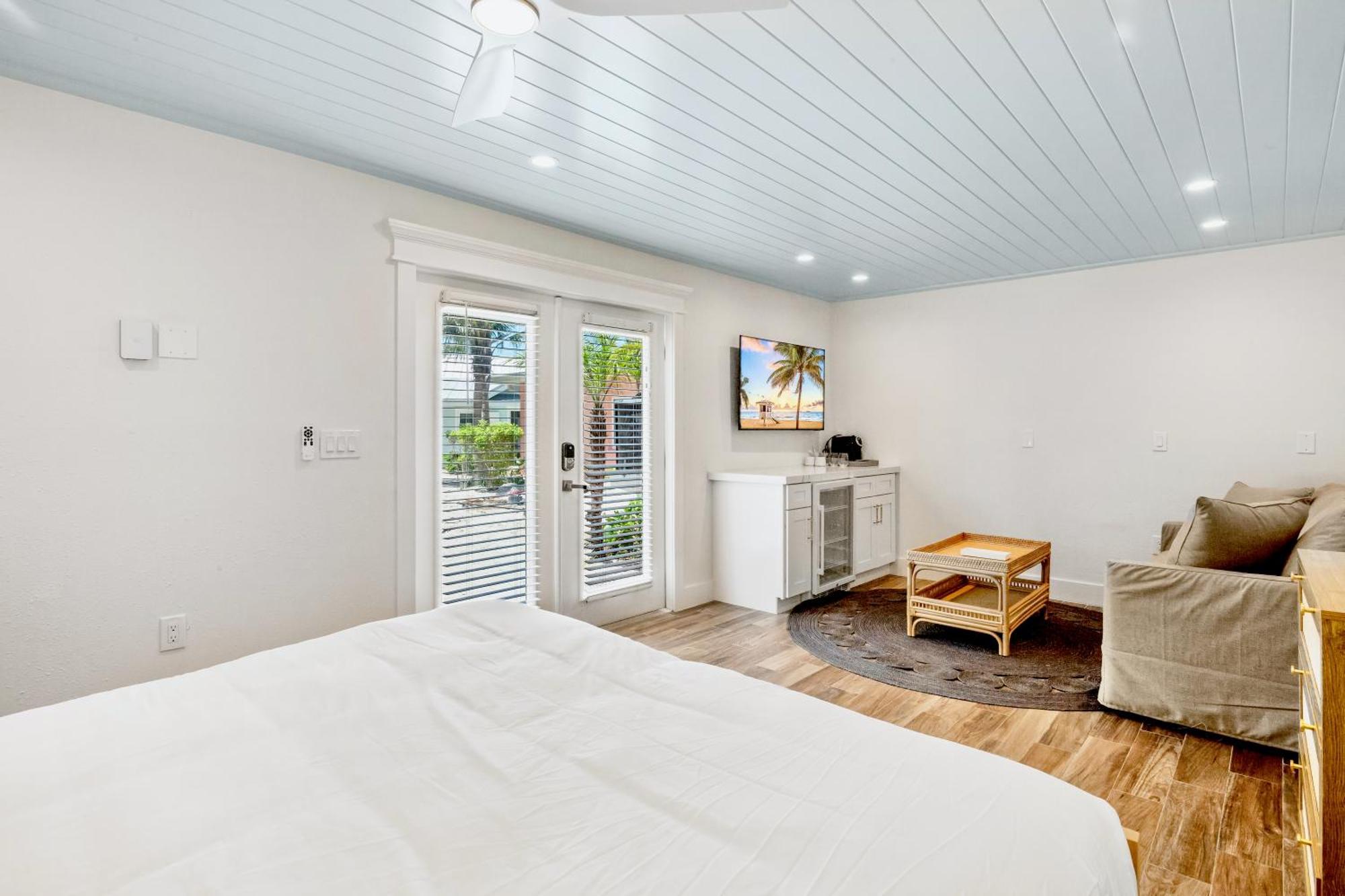 Tropical Breeze Resort Bee Ridge Exterior foto